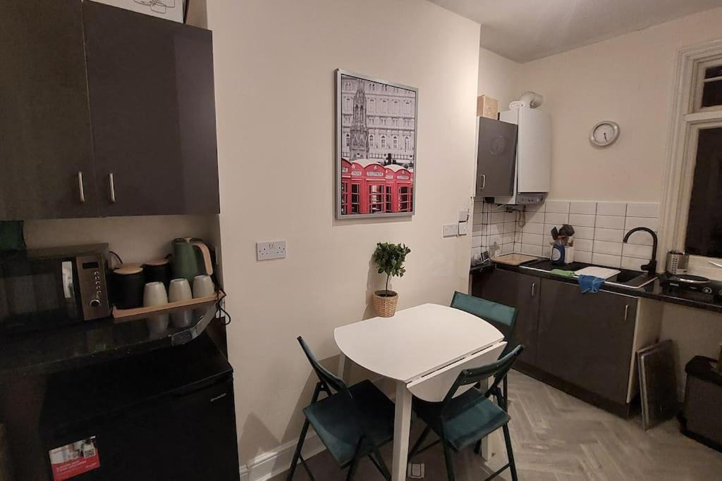 Harry Potter 9 3/4 Flat Apartment London Exterior photo